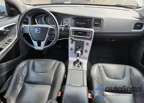 2017 Volvo S60 Dynamic z USA, uszkodzony, nr VIN YV140MTL8H2431422